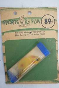 lot 139 image: Vintage Spoon Plug - original packaging