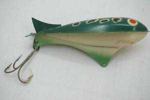 lot 146 image: Vintage Jumping Jo metal Fishing Lure