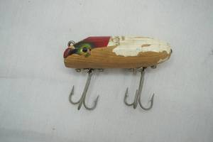 lot 169 image: Vintage South Bend Midge-Oreno