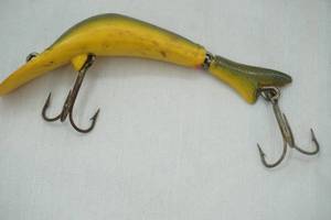 lot 170 image: Vintage Brooks Reefer Fishing Lure