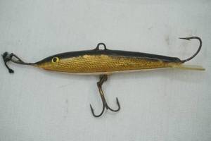 lot 190 image: Vintage Rapala Finland Black & Gold