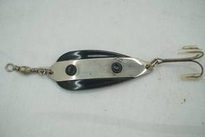 lot 203 image: Vintage Spoon Lure.