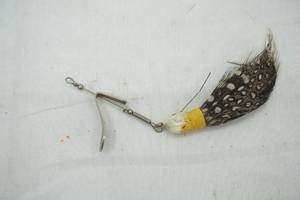 lot 254 image: Vintage Weezel Bait Co. Spinner Fishing Lure