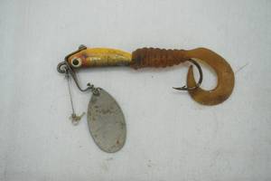 lot 257 image: Vintage Heddon 3 Spinfin Lure