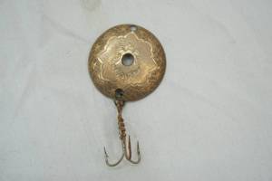 lot 272 image: vintage round spoon