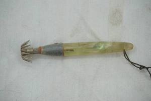 lot 282 image: Vintage squid lure