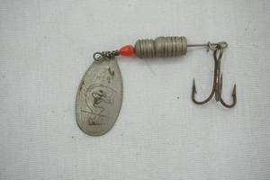 lot 294 image: Vintage Heddon spinner lure