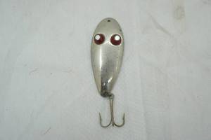 lot 304 image: Vintage flash eye spoon