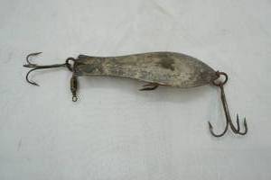 lot 313 image: Vintage bass spoon lure