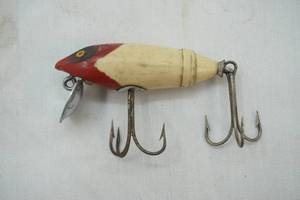 lot 320 image: vintage south bend o bite lure