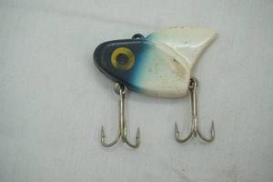 lot 359 image: Vintage Lazy Ike Shark