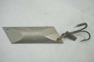 lot 371 image: Vintage Heddon metal fishing lure