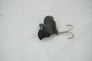 lot 379 image: Vintage Prescott Spinner Baby Bat