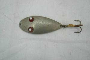 lot 390 image: Vintage Flash Eye Spoon Paul Bunyan Bait Co.