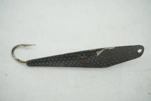 lot 405 image: Vintage metal fishing lure, looks like a minnow