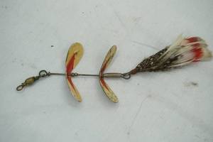 lot 411 image: Vintage Pflueger Tandem Spinner 1 Fishing Lure