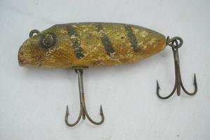 lot 420 image: Vintage South Bend Fishing Lure