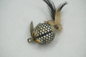 lot 427 image: Vintage Flutter Fin Fishing Lure by Worth Co.