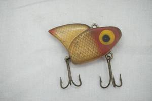 lot 429 image: Vintage Lazy Ike Shark Lure