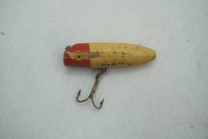 lot 438 image: Vintage Oreno type fishing lure 1.5 long