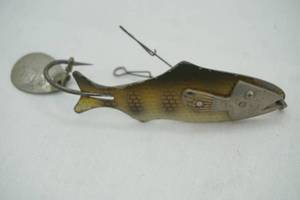 lot 455 image: Vintage Pflueger Pippin Fishing Lure