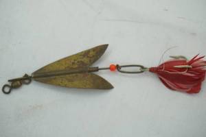 lot 460 image: VintageAntique Arrowhead Fishing Lure early 1900s