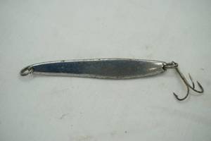 lot 466 image: Vintage Johnsons LUJON forged Fishing Lure