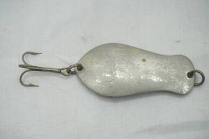 lot 472 image: Vintage K-B Spoon Lure 3. Superior WIS