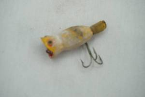 lot 480 image: Vintage mini popper type fishing lure