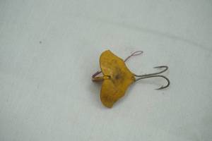 lot 484 image: Vintage Harrison Industries Baby Bat Fishing Lure