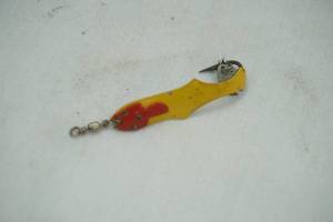 lot 488 image: Vintage Pflueger Fly - metal