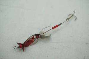lot 491 image: Vintage metal fishing lure - spinner bait