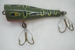 lot 505 image: Vintage Wooden Plunker Frog Fishing Lure