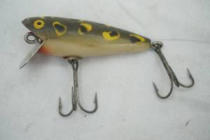 lot 509 image: Vintage Shakespeare Glo-Lite Pup Fishing Lure