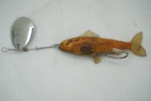 lot 520 image: Vintage Rubber Minnow Spinner Bait Lure