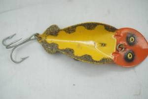 lot 530 image: Vintage Spoon Plug Fishing Lure