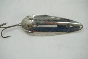 lot 535 image: Vintage weedless spoon lure - James E. Aitken MFG Co.
