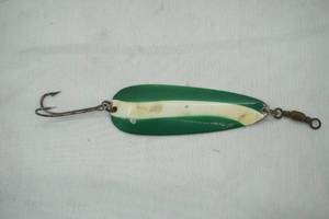 lot 549 image: Vintage Dardevle lure
