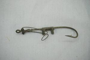 lot 567 image: Vintage Fishing Bait Hook