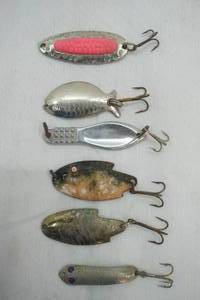 lot 588 image: Vintage Spoon Lures & Dardevles 6ct