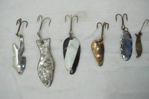 lot 592 image: Vintage Lures 6ct