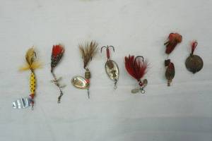 lot 593 image: Vintage spinner bait and spoon lures 6ct