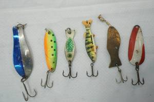 lot 597 image: Vintage Lures 6ct