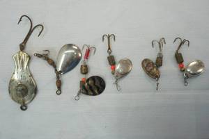lot 598 image: Vintage Lures 6ct