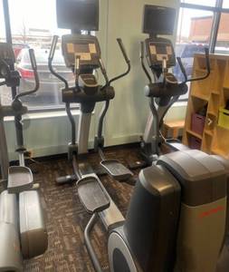 lot 9 image: Life Fitness Elliptical
