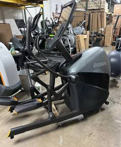 lot 7 image: Octane XT-ONE Elliptical