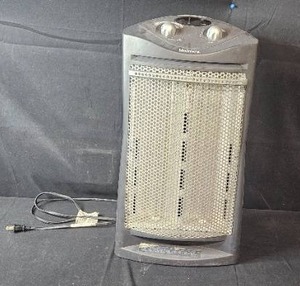 lot 43 image: Holmes Electric Heater with Adjustable Thermostat and Heat Settings