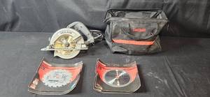 lot 47 image: Skilsaw HD5510 5-12 inch Circular Saw with Craftman Blades and Bag