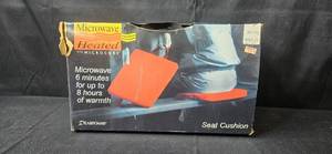 lot 194 image: Dearfoams Microwave Heated Seat Cushion