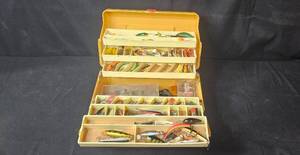 lot 199 image: Gamefisher Fishing Tackle Box with Lures, Bobbers, and Hooks